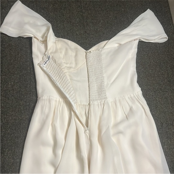 🕊️ REFORMATION Violet Dress. Off the Shoulder. Size US 12. Ivory. Good Condition - Picture 16 of 16